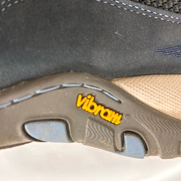 DANSKO Sz 41 Paisley Waterproof Vibram Sole Lace Up Leather Sneakers - Picture 7 of 11